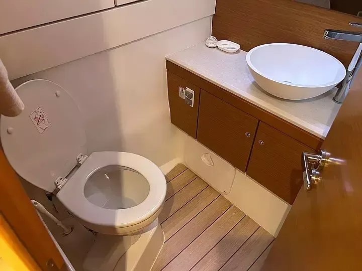 Jeanneau 54 | Capari