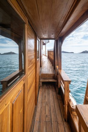 Custom Built Phinisi | La Unua