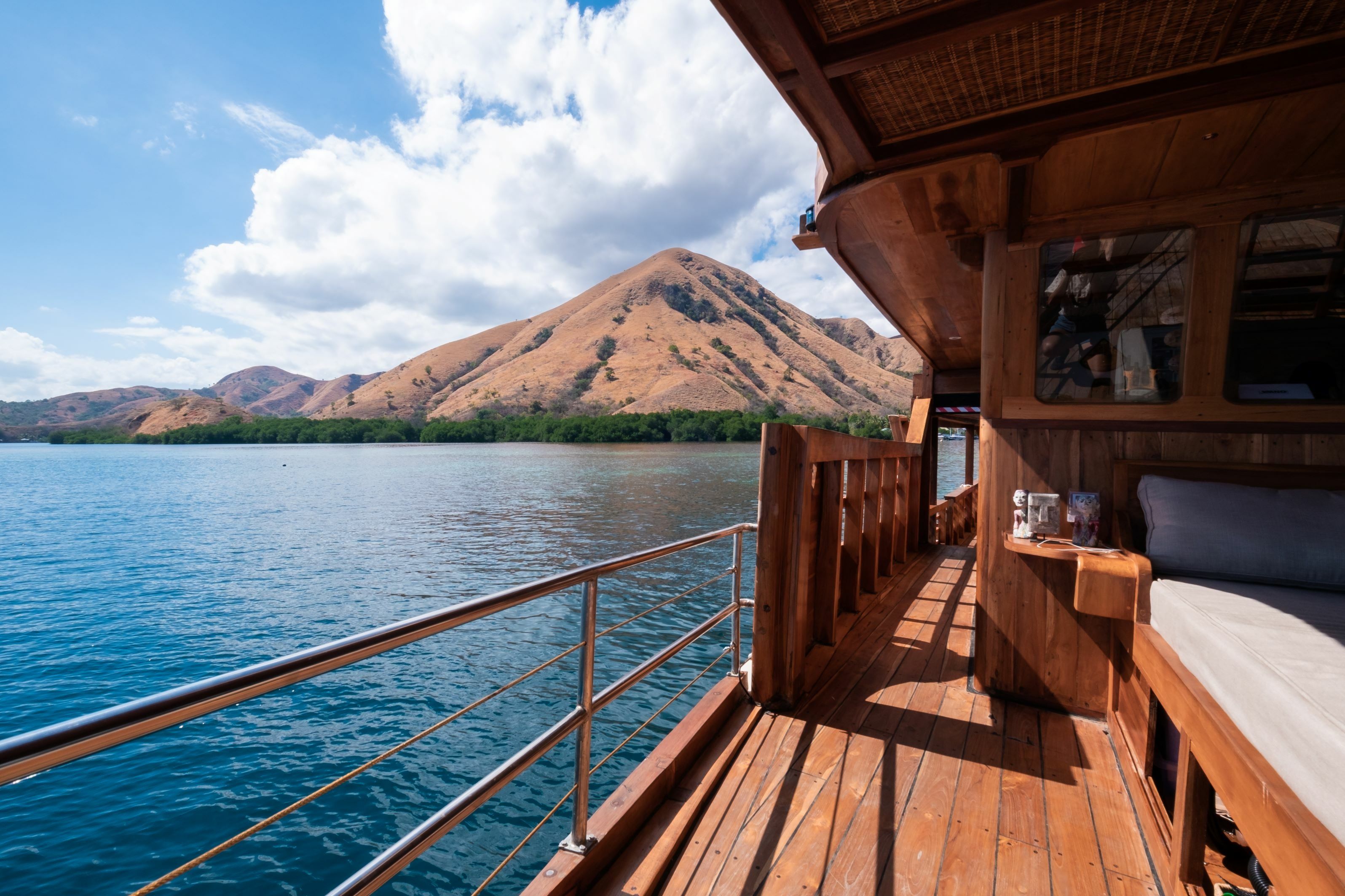 Custom Built Phinisi | La Unua