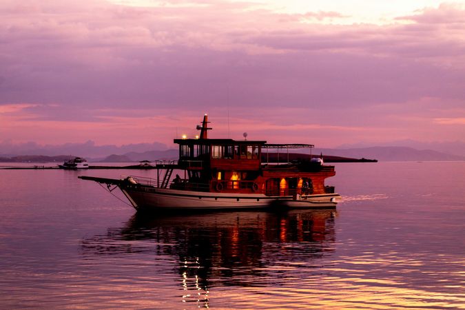 Custom Built Phinisi | La Unua