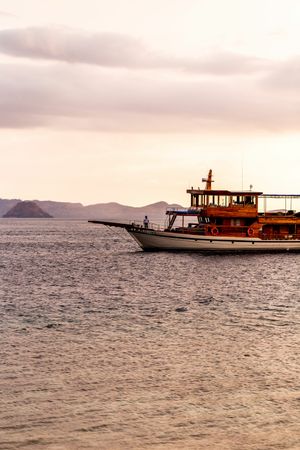 Custom Built Phinisi | La Unua