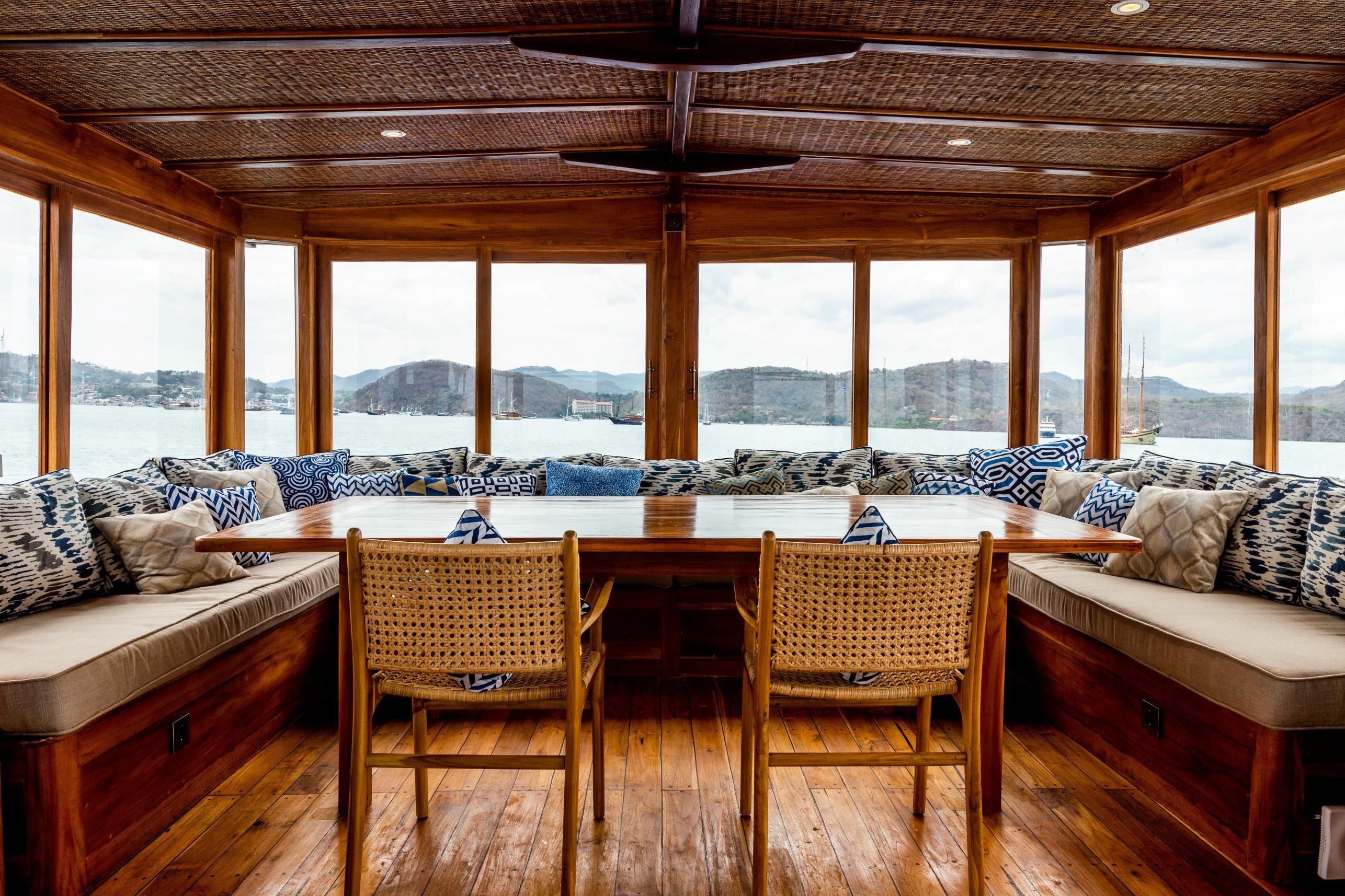 Custom Built Phinisi | La Unua