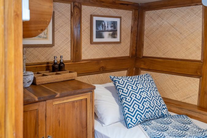 Custom Built Phinisi | La Unua