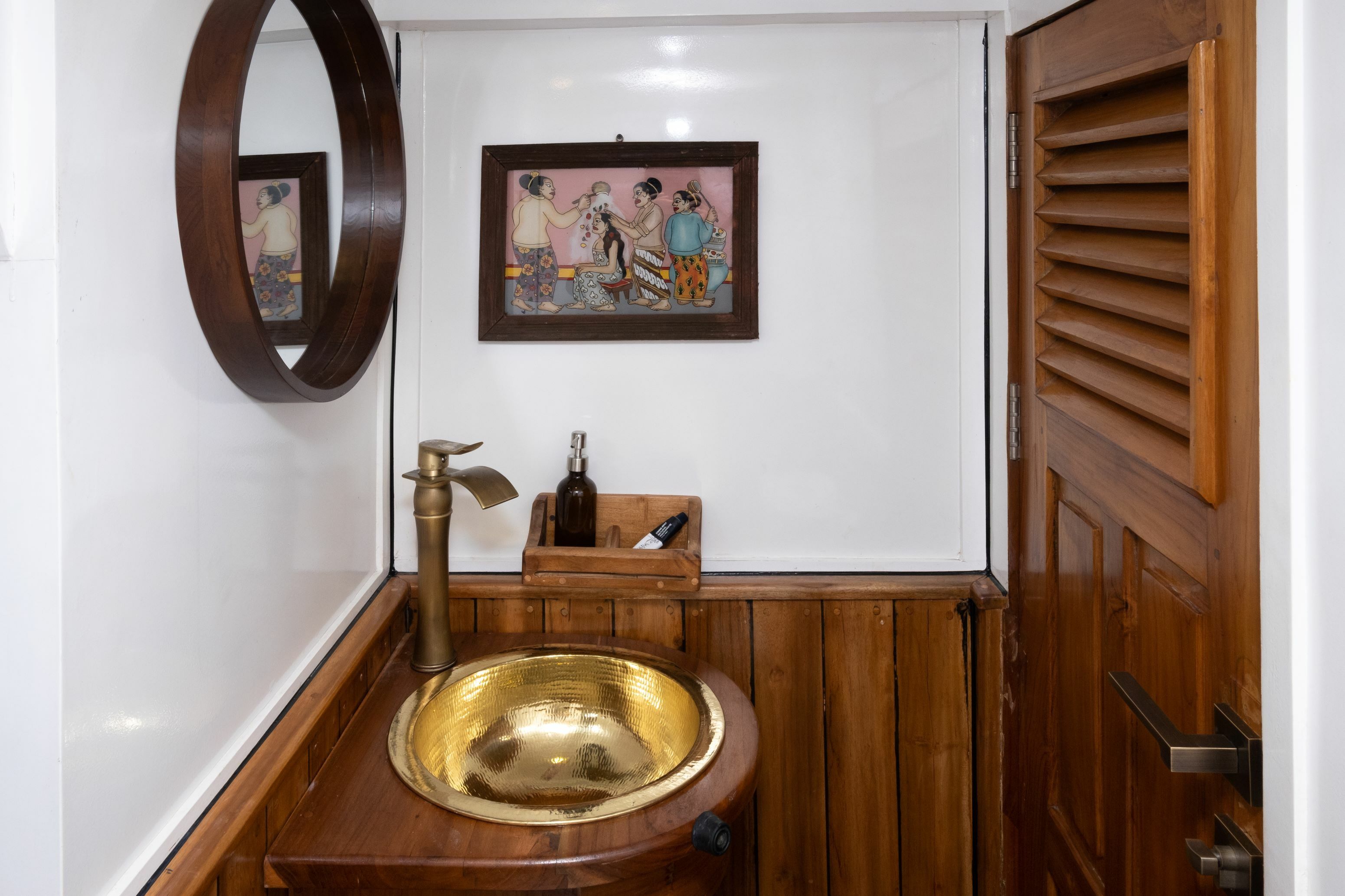 Custom Built Phinisi | La Unua