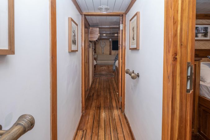 Custom Built Phinisi | La Unua