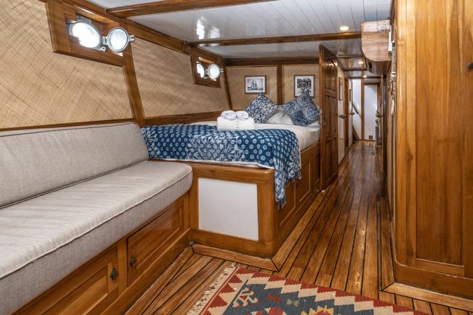 Custom Built Phinisi | La Unua