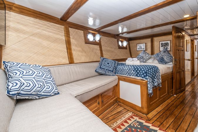 Custom Built Phinisi | La Unua