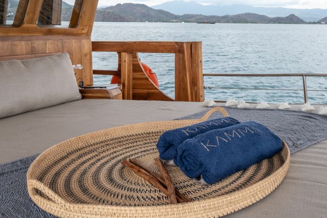 Custom Built Phinisi | La Unua