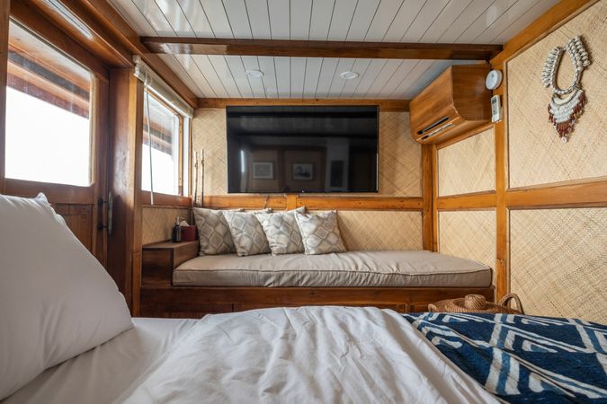 Custom Built Phinisi | La Unua