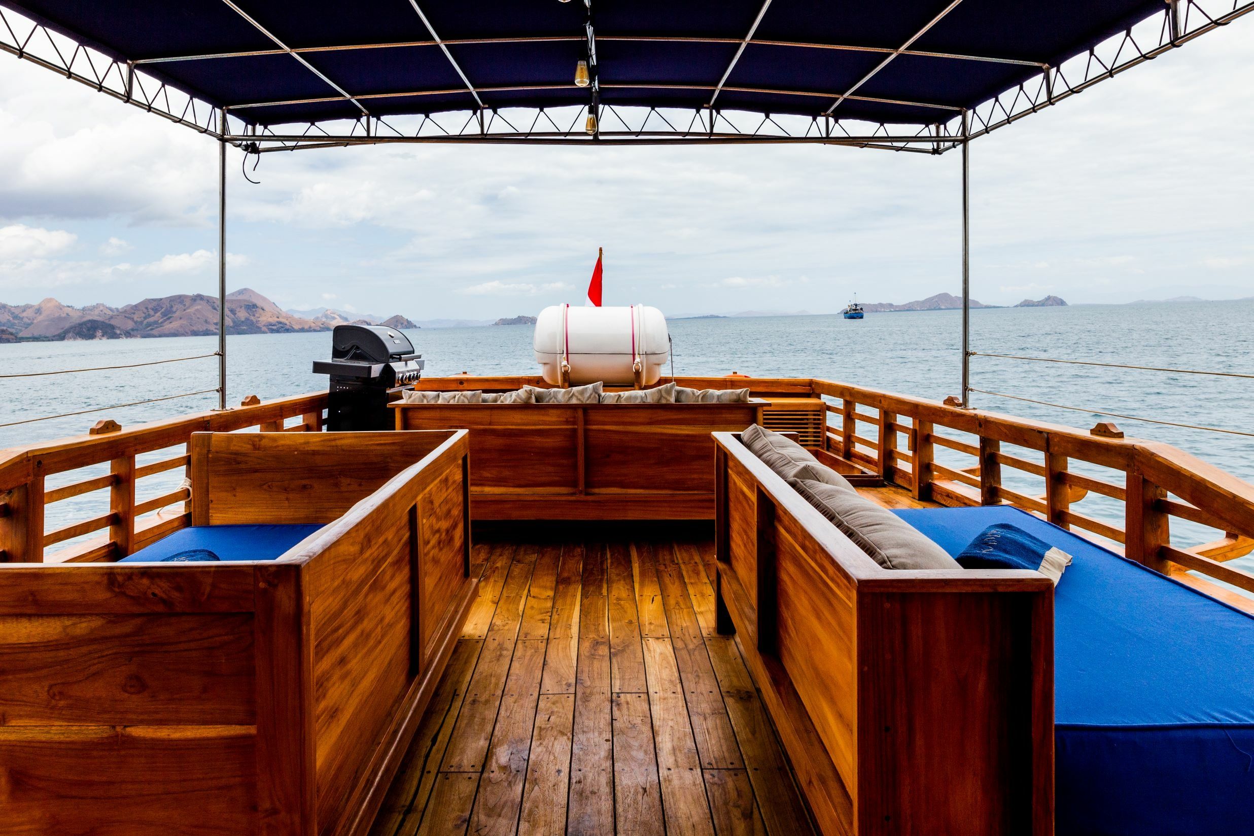 Custom Built Phinisi | La Unua