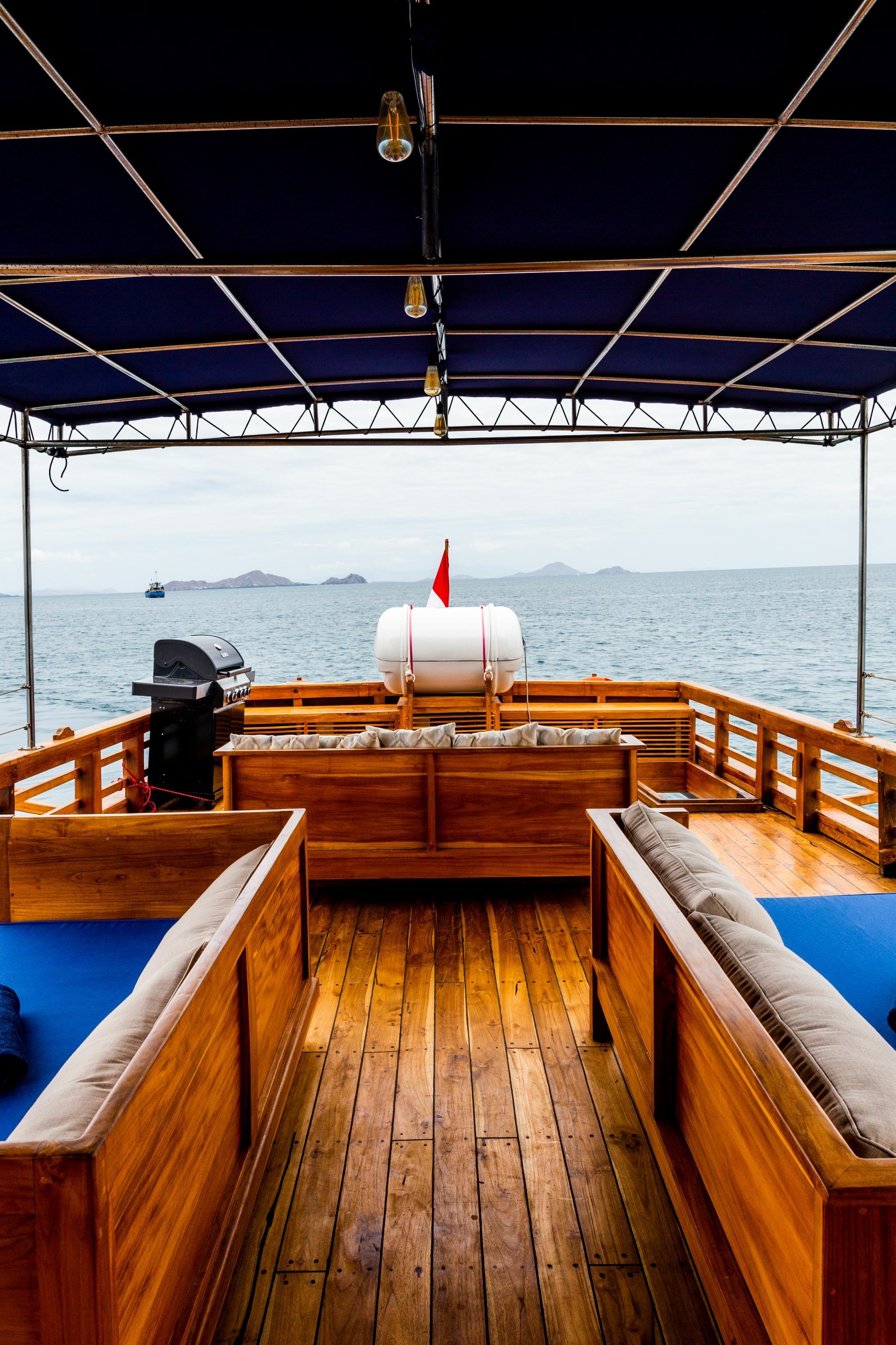 Custom Built Phinisi | La Unua