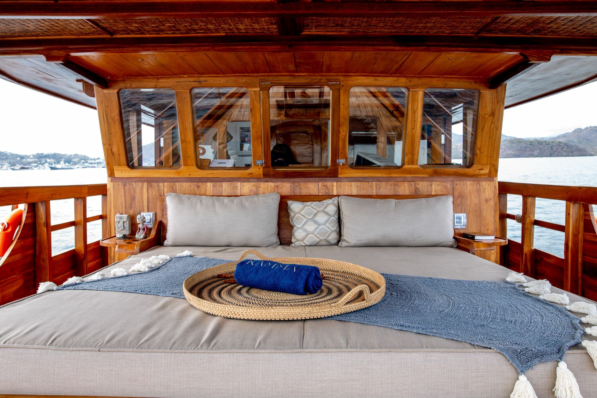 Custom Built Phinisi | La Unua