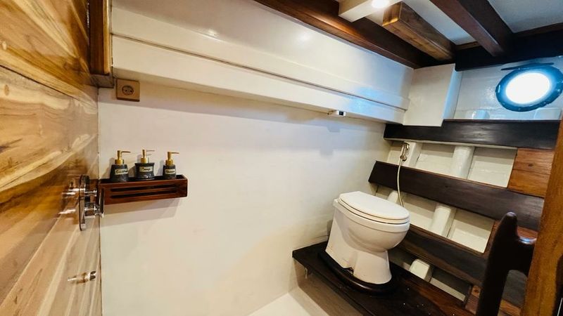 Custom Built Phinisi | Lambo