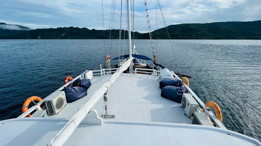 Custom Built Phinisi | Lambo