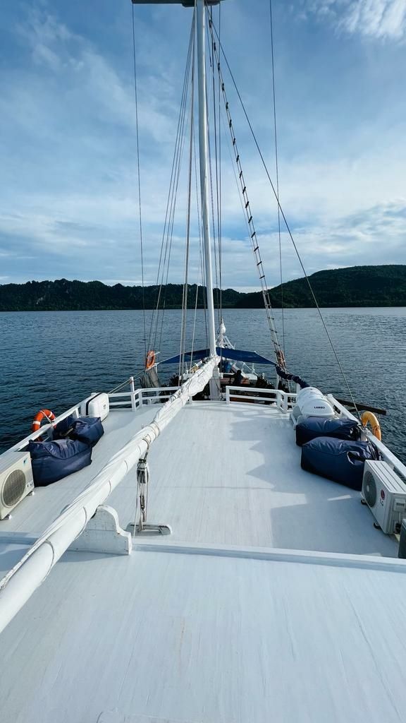 Custom Built Phinisi | Lambo