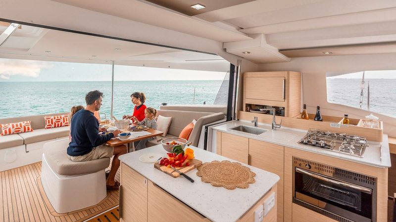 Fountaine Pajot New 41 | Gin Mare