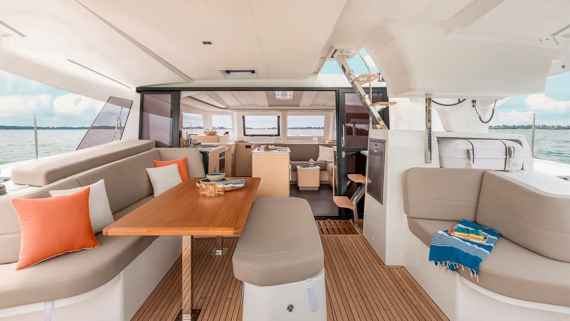 Fountaine Pajot New 41 | Gin Mare