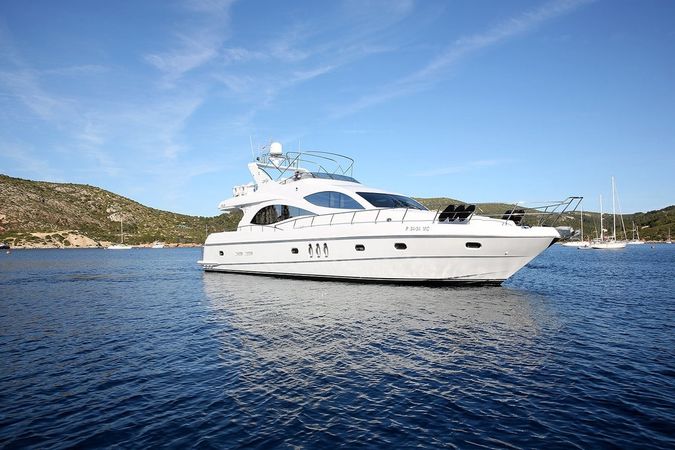 Gulf Craft Majesty 66 | Foxy Lady