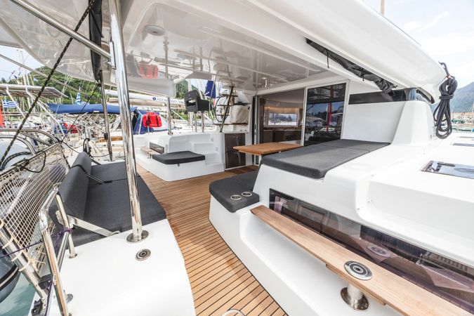 Lagoon 43 | Emerald