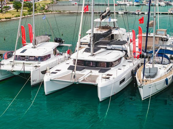 Lagoon 43 | Emerald