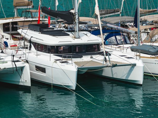 Lagoon 43 | Emerald