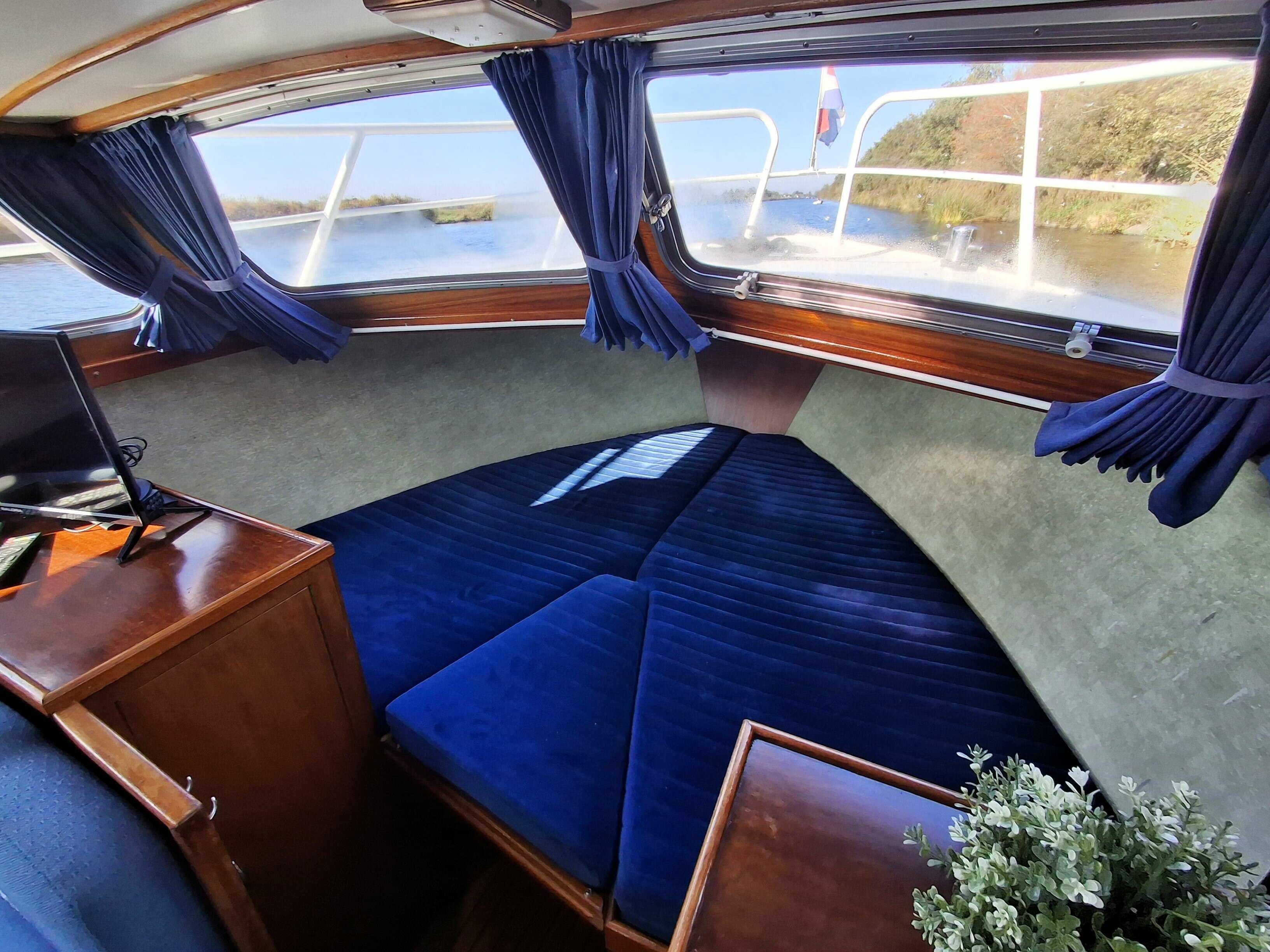 Aquanaut 850 OK | Mimosa