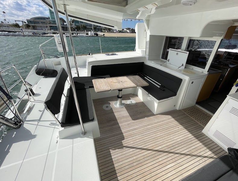 Lagoon 450 F | Sycamore
