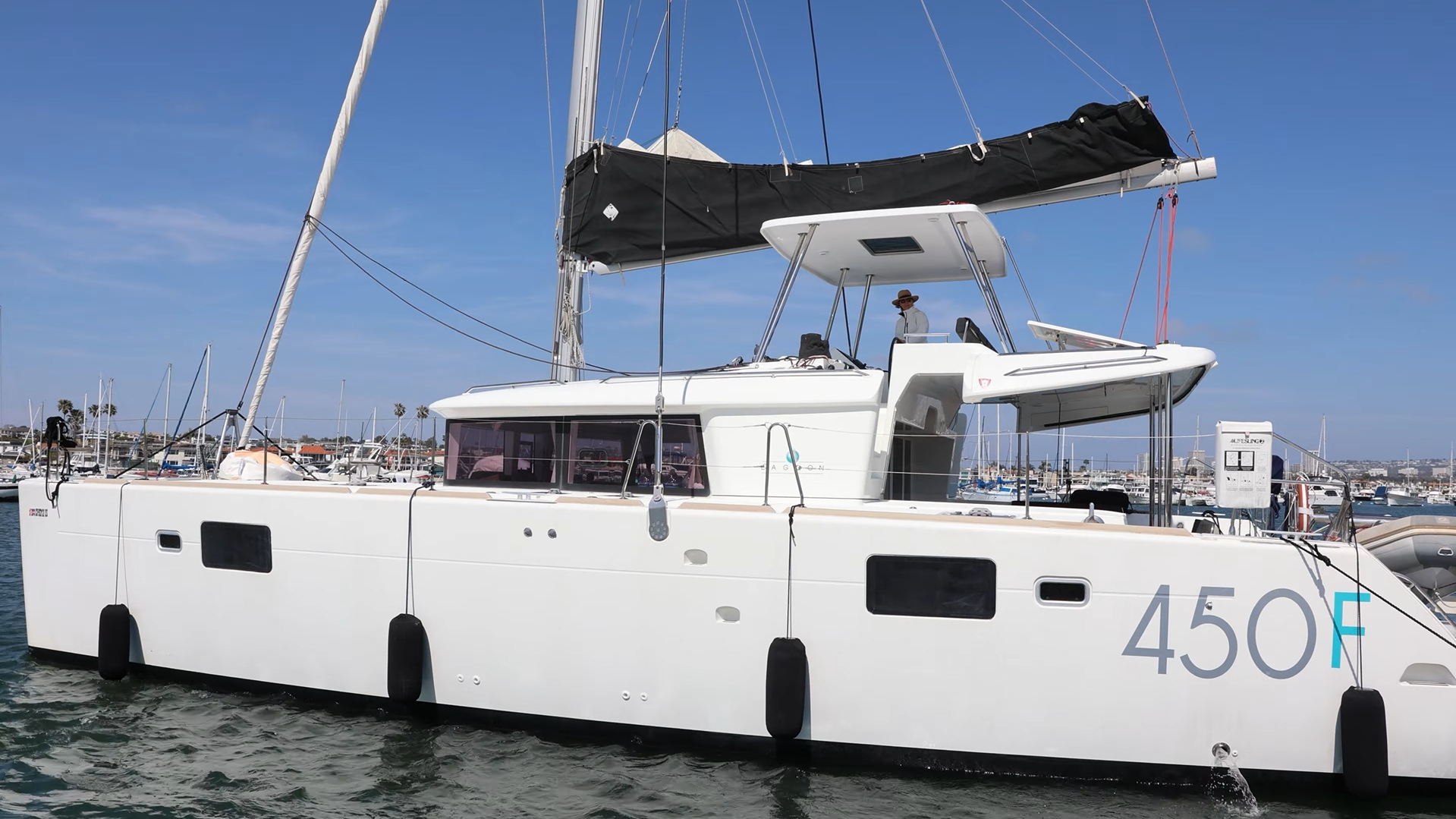 Lagoon 450 F | Sycamore