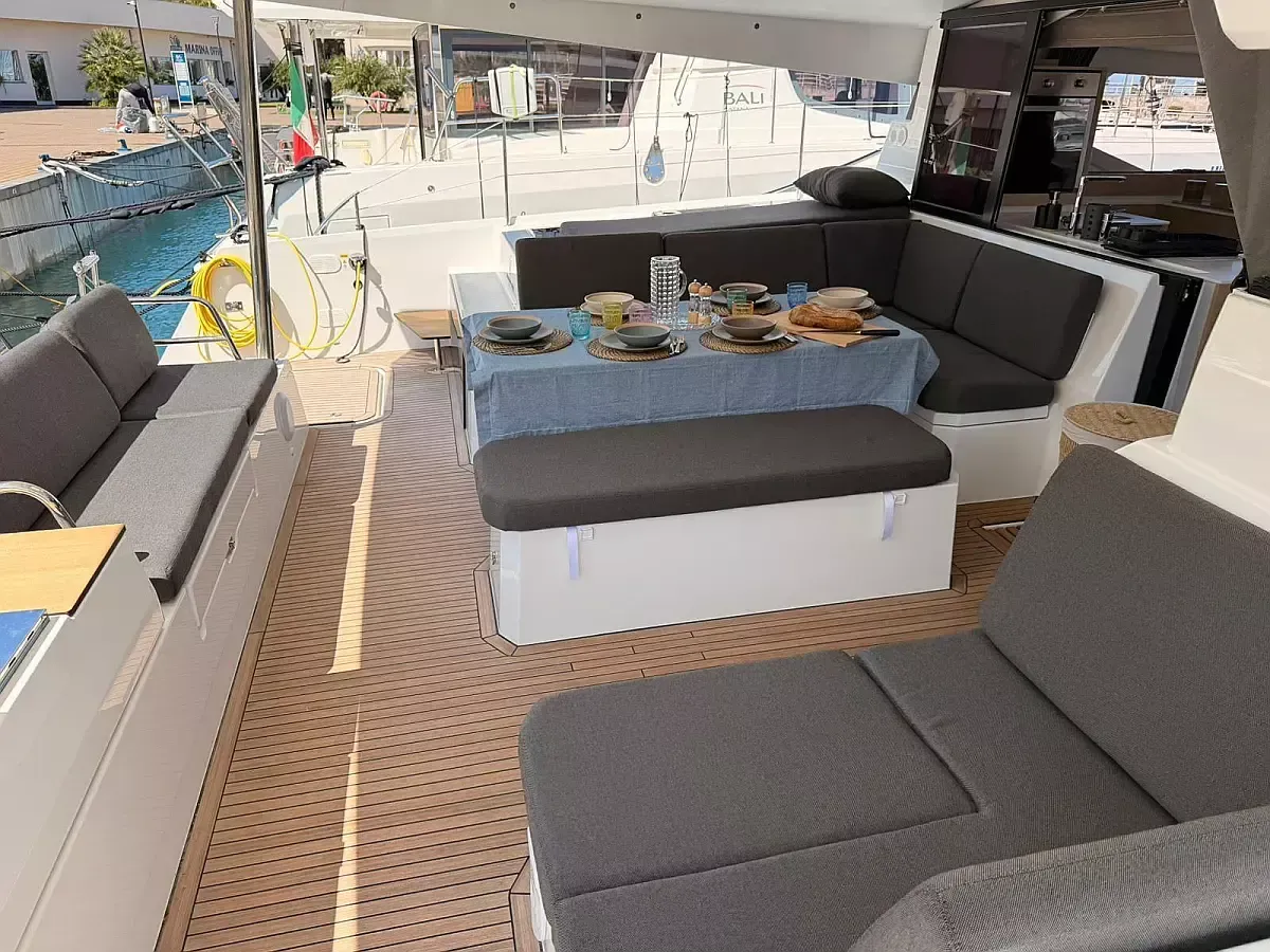 Fountaine Pajot Elba 45 | Blu Dolphin