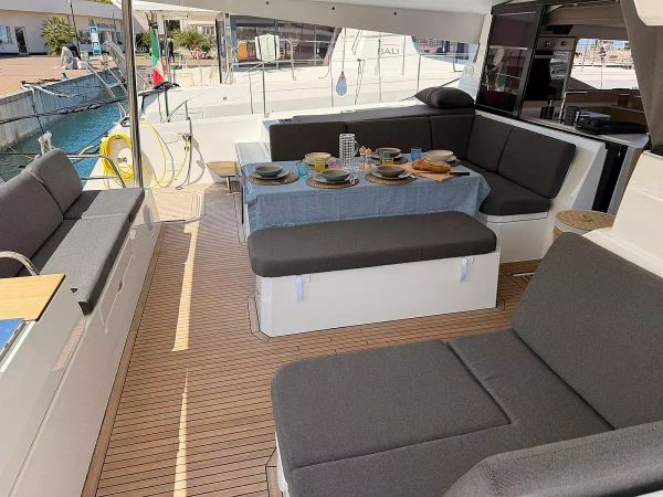 Fountaine Pajot Elba 45 | Blu Dolphin