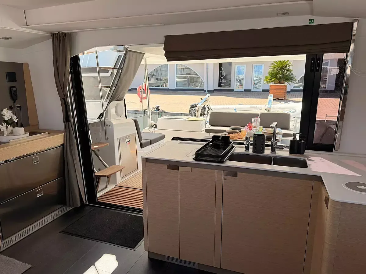 Fountaine Pajot Elba 45 | Blu Dolphin