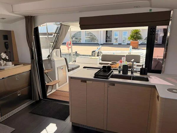 Fountaine Pajot Elba 45 | Blu Dolphin