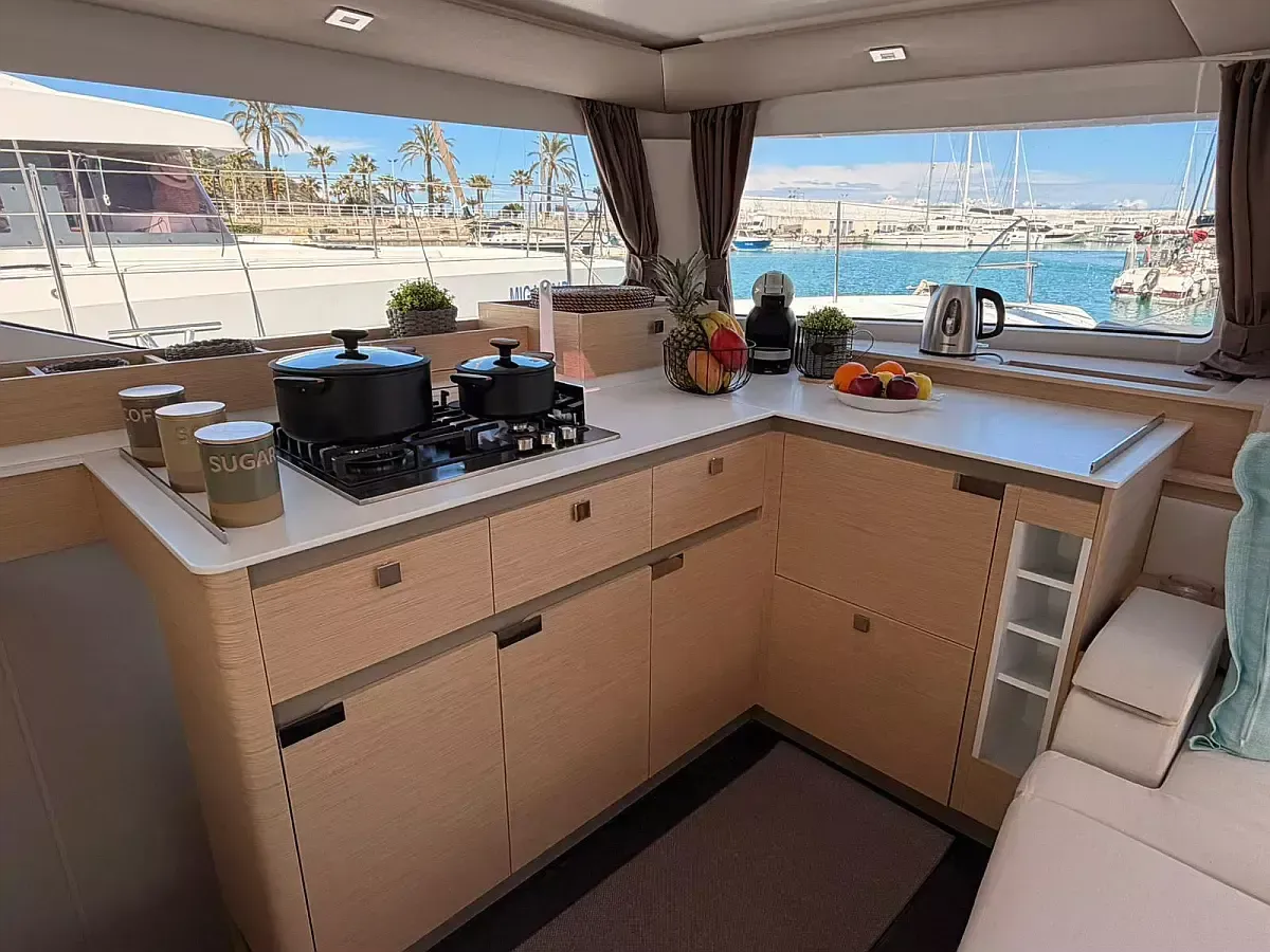 Fountaine Pajot Elba 45 | Blu Dolphin