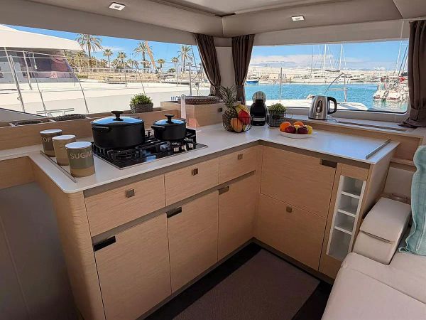 Fountaine Pajot Elba 45 | Blu Dolphin