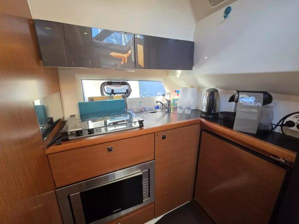 Jeanneau Prestige 350 Fly | Kefi