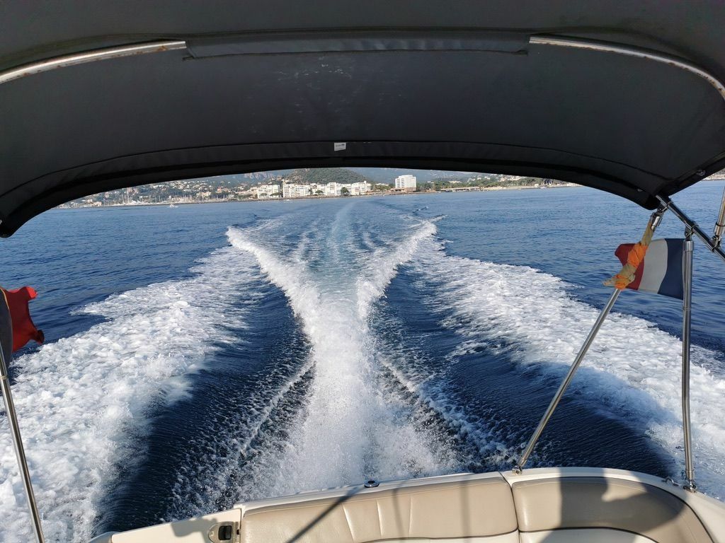 Sea Ray 240 | Forban