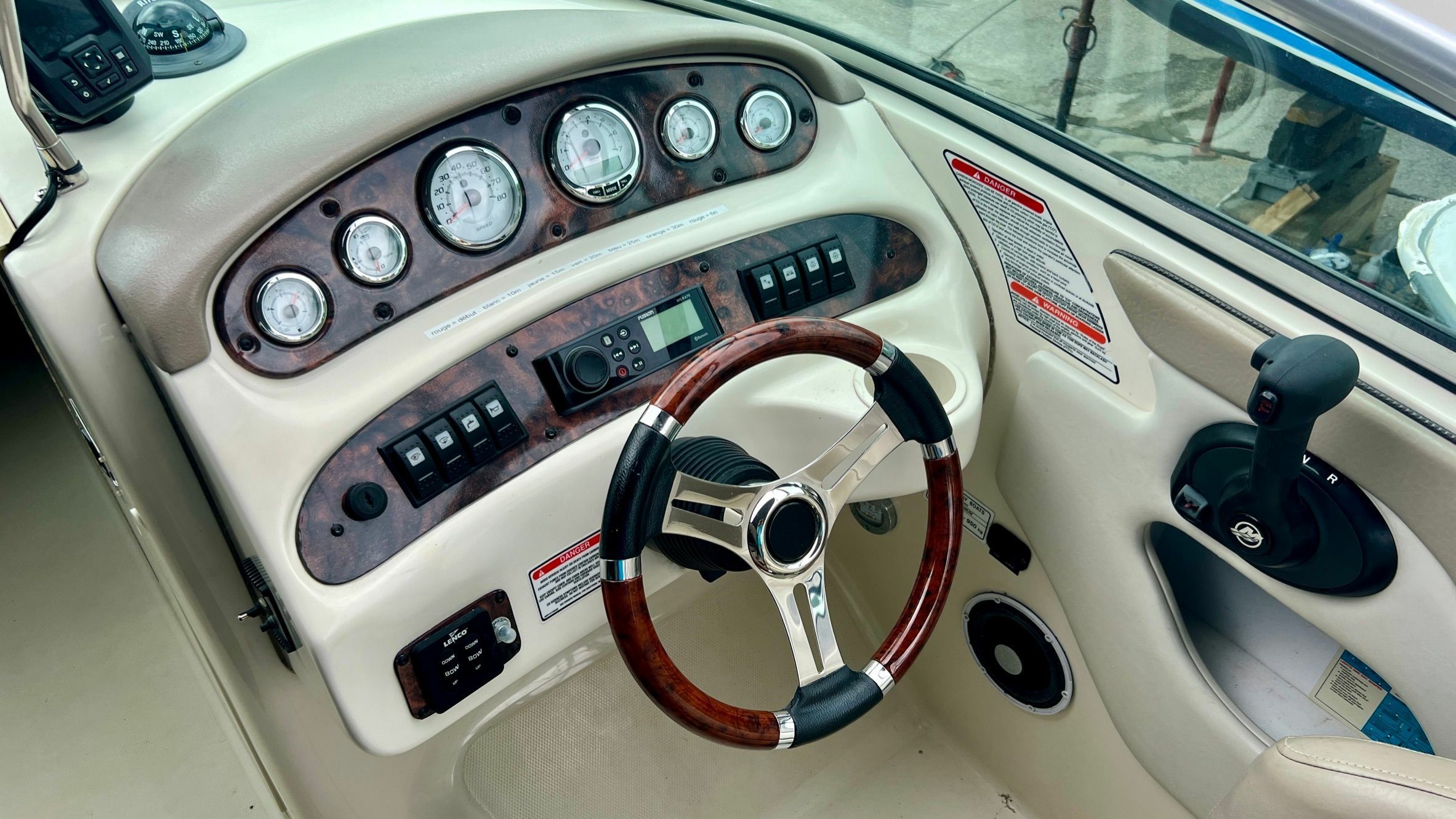 Sea Ray 240 | Forban