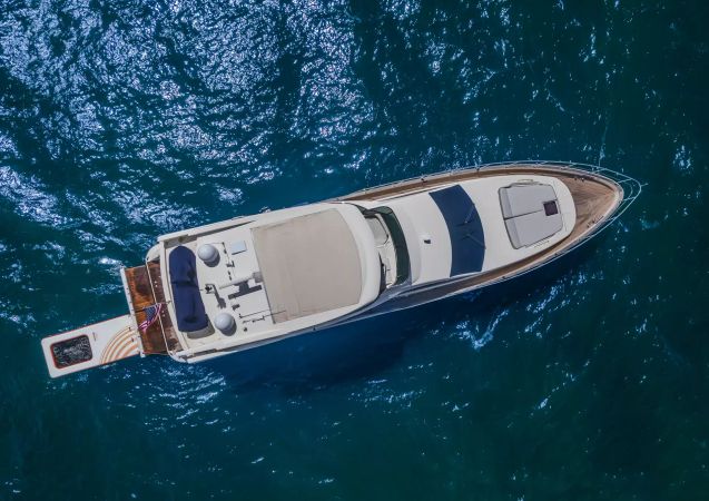 Azimut 75 | Thinks It's His Too