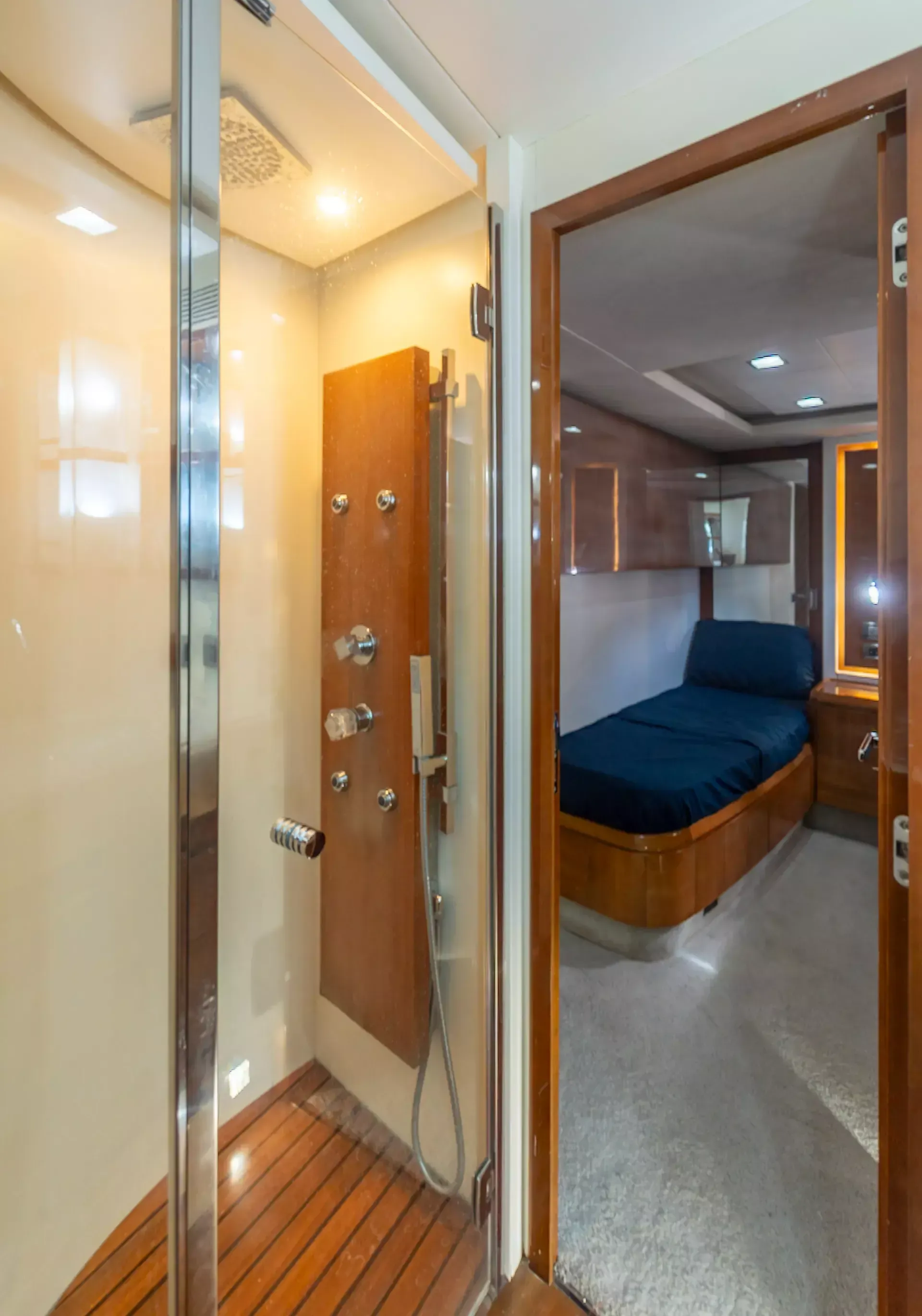 Azimut 75 | Thinks It's His Too