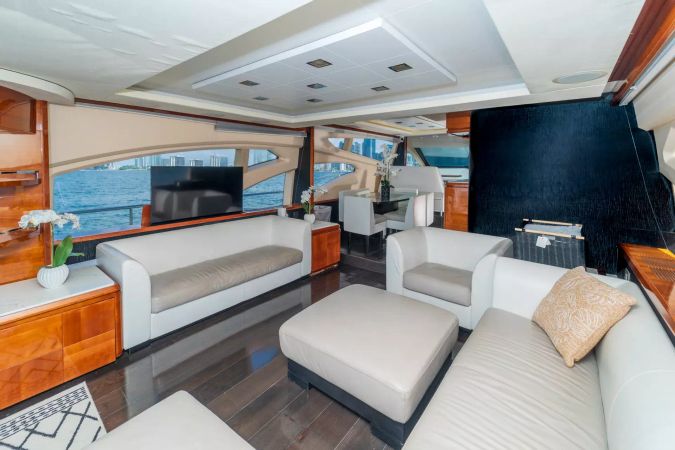 Azimut 75 | Thinks It's His Too