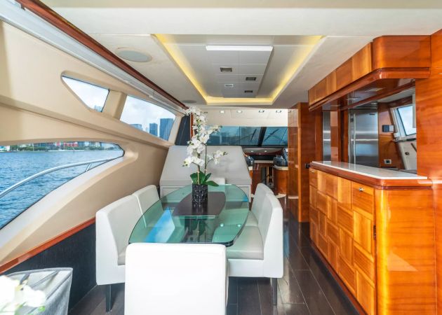 Azimut 75 | Thinks It's His Too