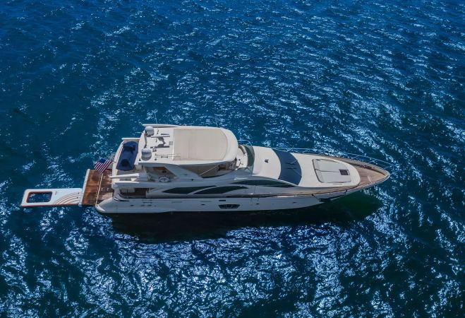 Azimut 75 | Thinks It's His Too