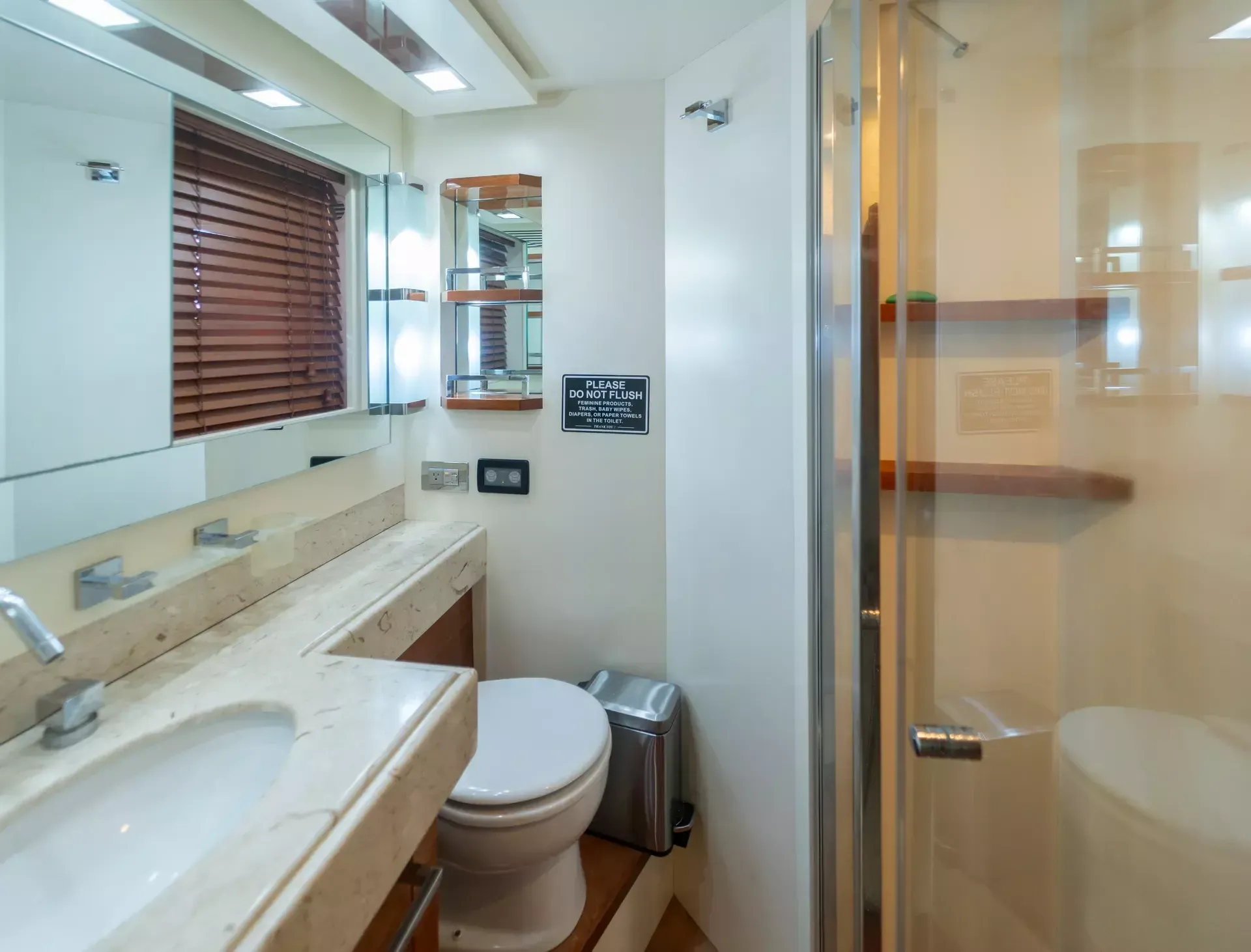 Azimut 75 | Thinks It's His Too