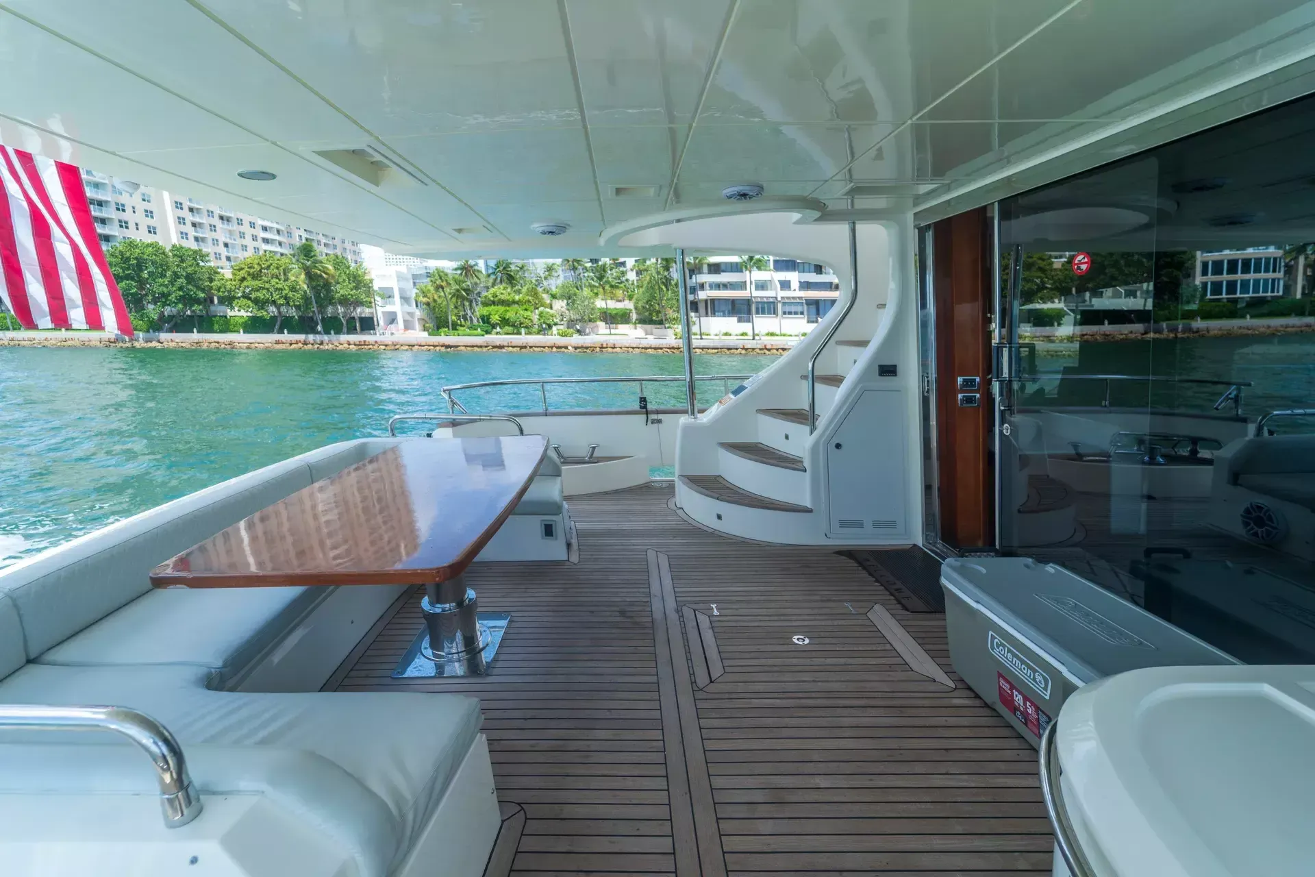 Azimut 75 | Thinks It's His Too