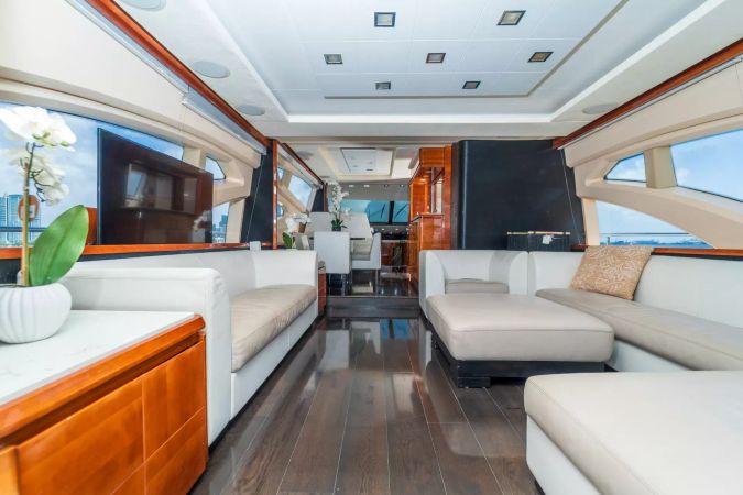 Azimut 75 | Thinks It's His Too