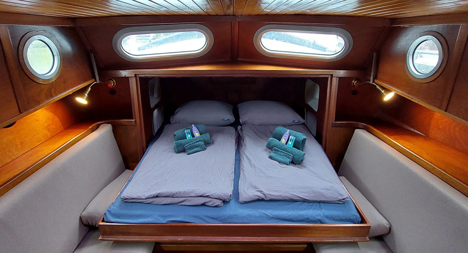 Custom Built 35 | Abel Tasman