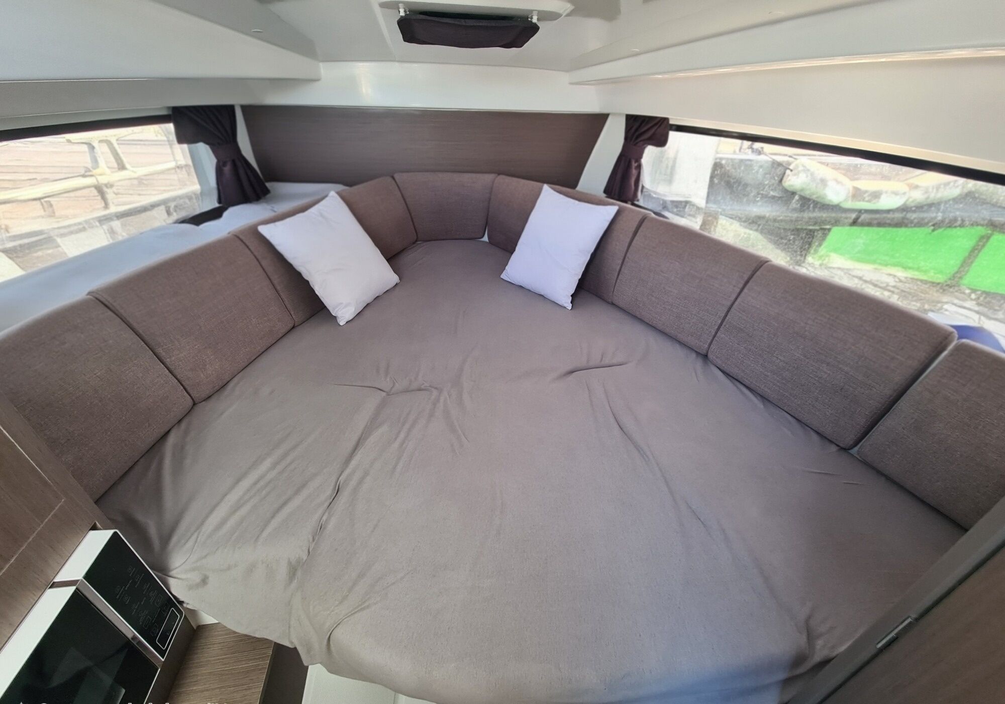 Beneteau Flyer 8 Sundeck | Okeechoobee 5