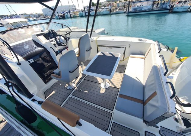 Beneteau Flyer 8 Sundeck | Okeechoobee 5