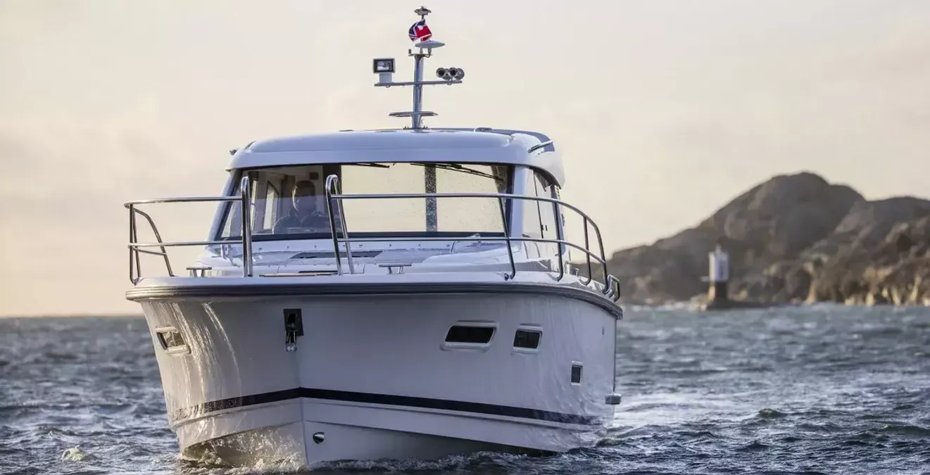 Nimbus 305 Coupe | Nava
