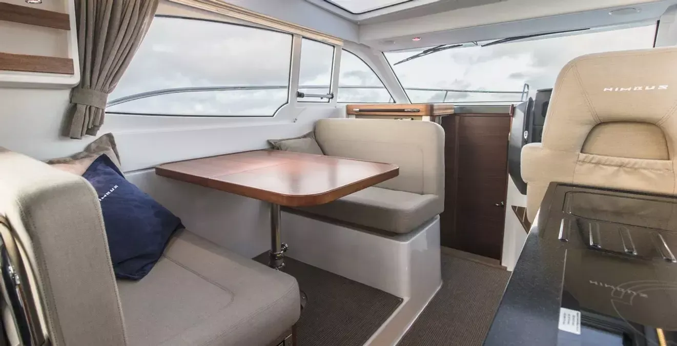 Nimbus 305 Coupe | Nava